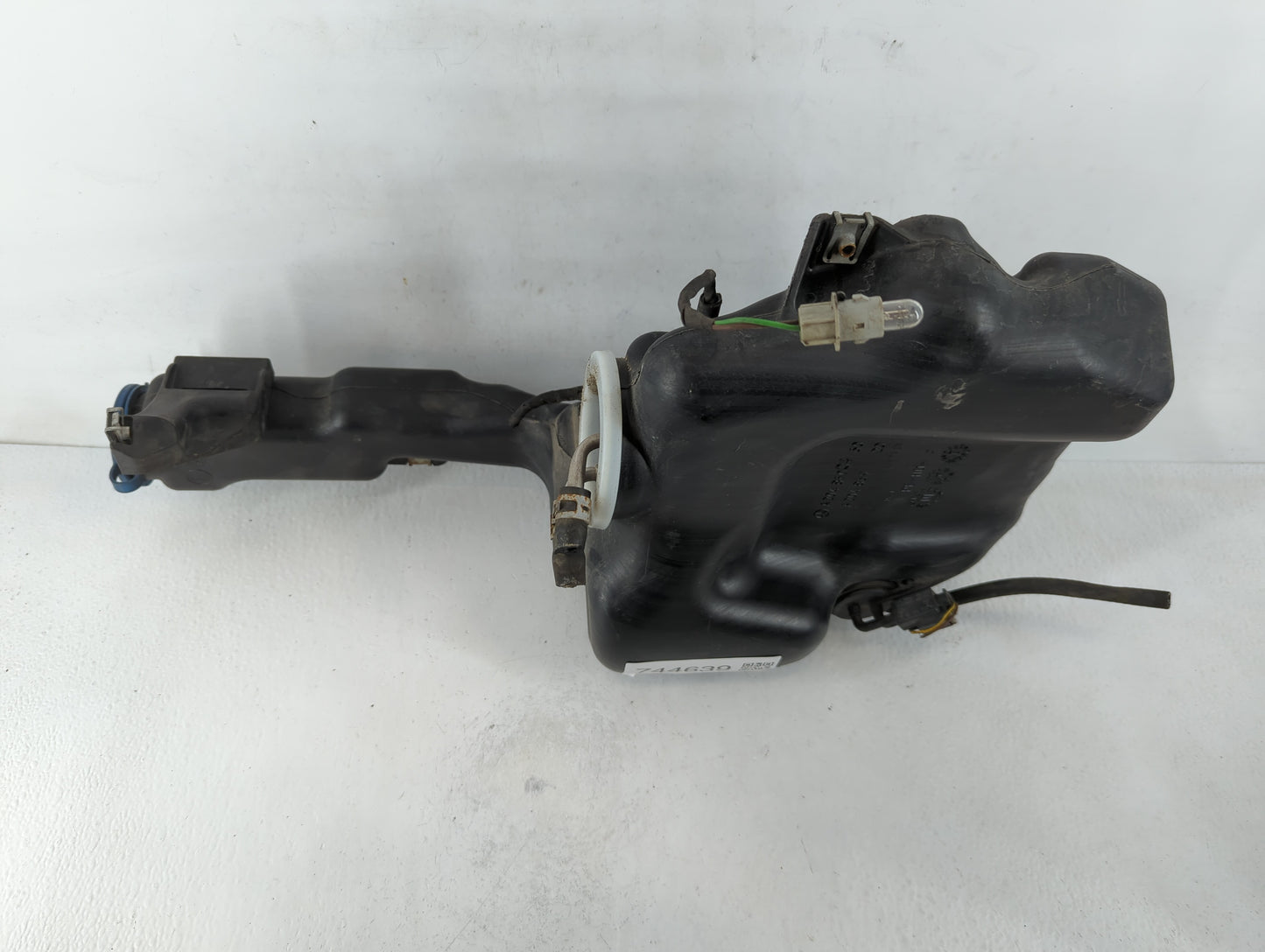 2010-2015 Mercedes-benz C250 Windshield Washer Fluid Reservoir Bottle Oem - Oemusedautoparts1.com
