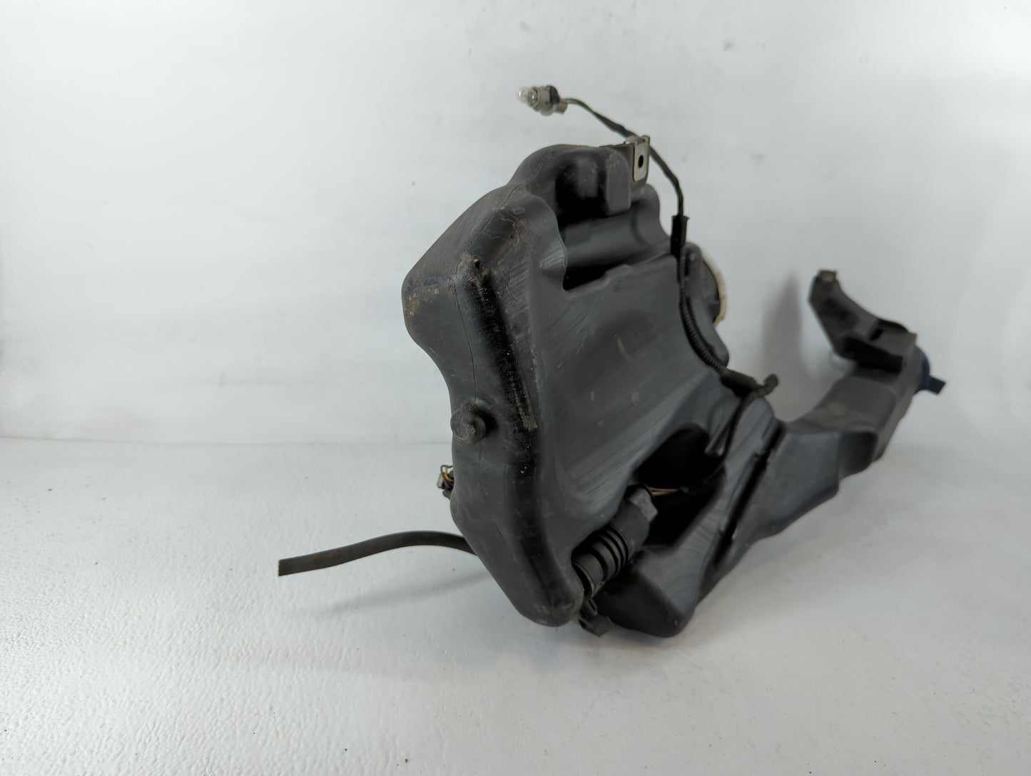 2010-2015 Mercedes-benz C250 Windshield Washer Fluid Reservoir Bottle Oem - Oemusedautoparts1.com