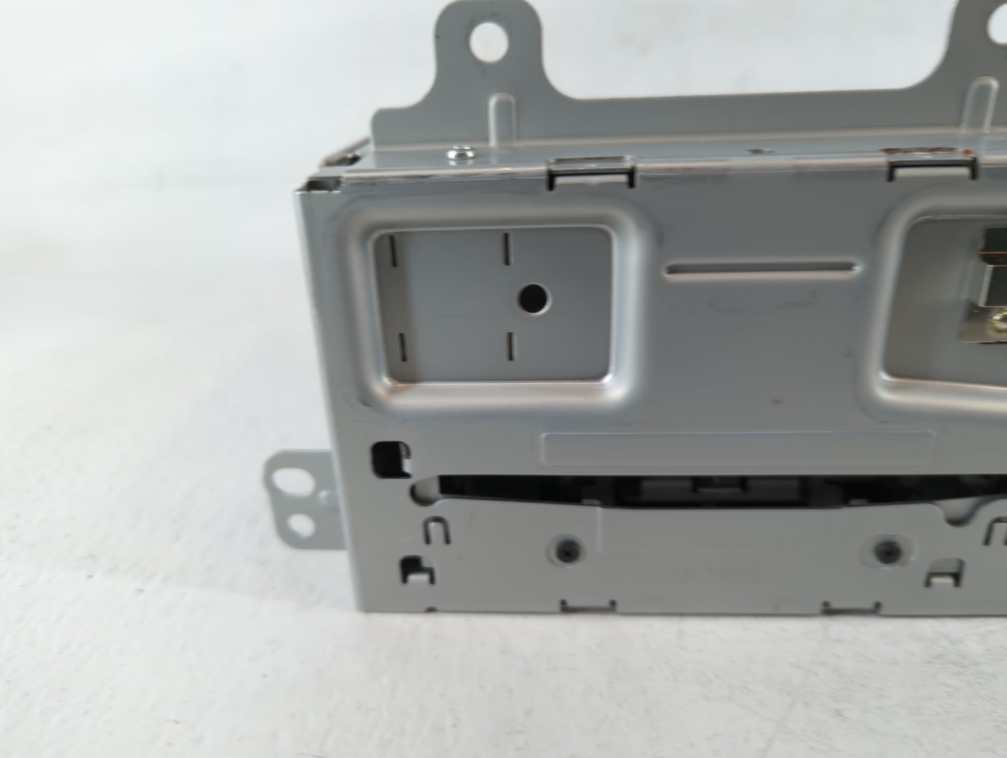 2015-2016 Chevrolet Cruze Radio AM FM Cd Player Receiver Replacement P/N:23495273 Fits Fits 2014 2015 2016 2017 OEM Used Auto Parts - Oemusedautoparts1.com