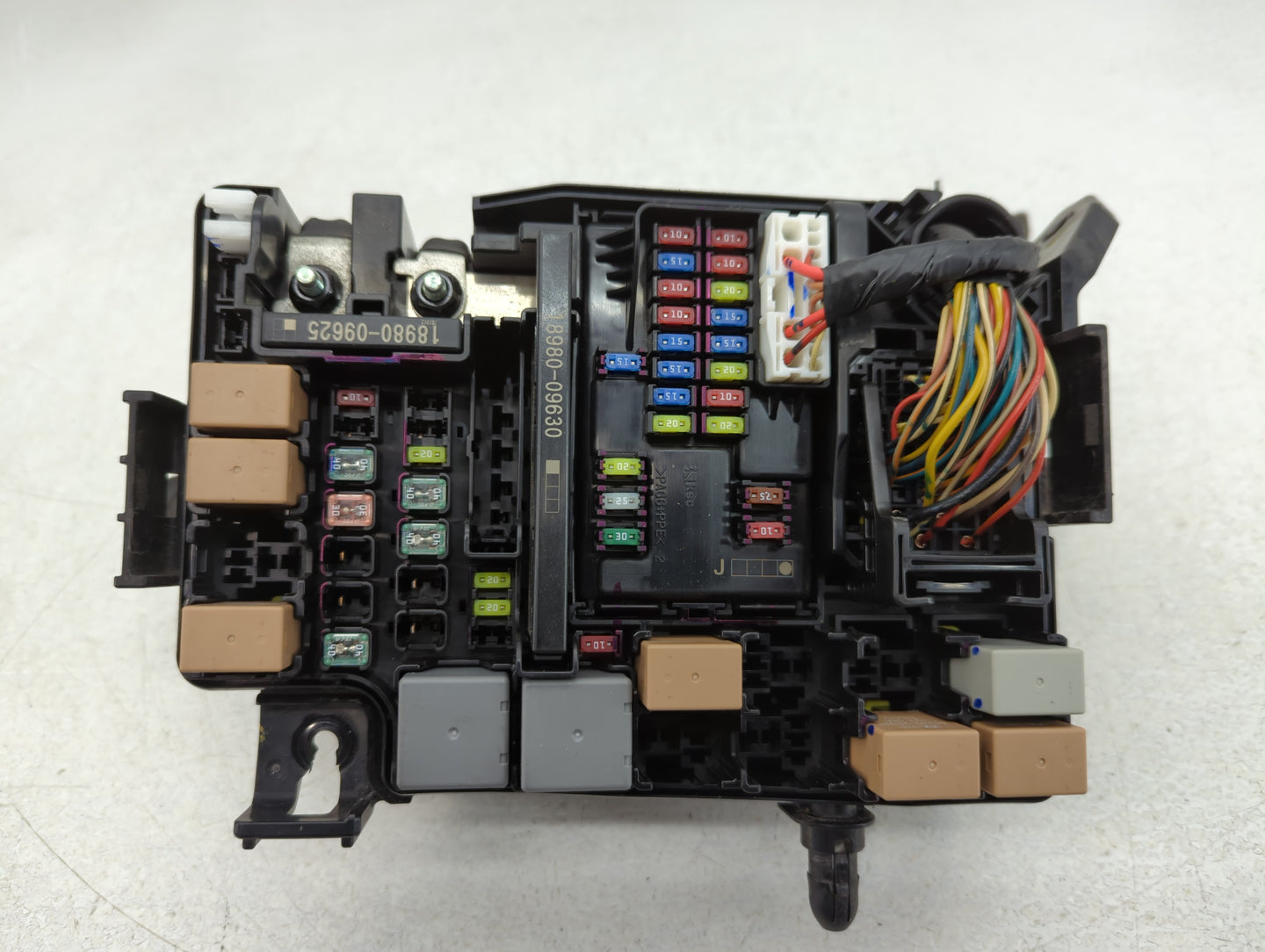 2018 Hyundai Elantra Fusebox Fuse Box Panel Relay Module P/N:VS91200F3535AA Fits OEM Used Auto Parts - Oemusedautoparts1.com