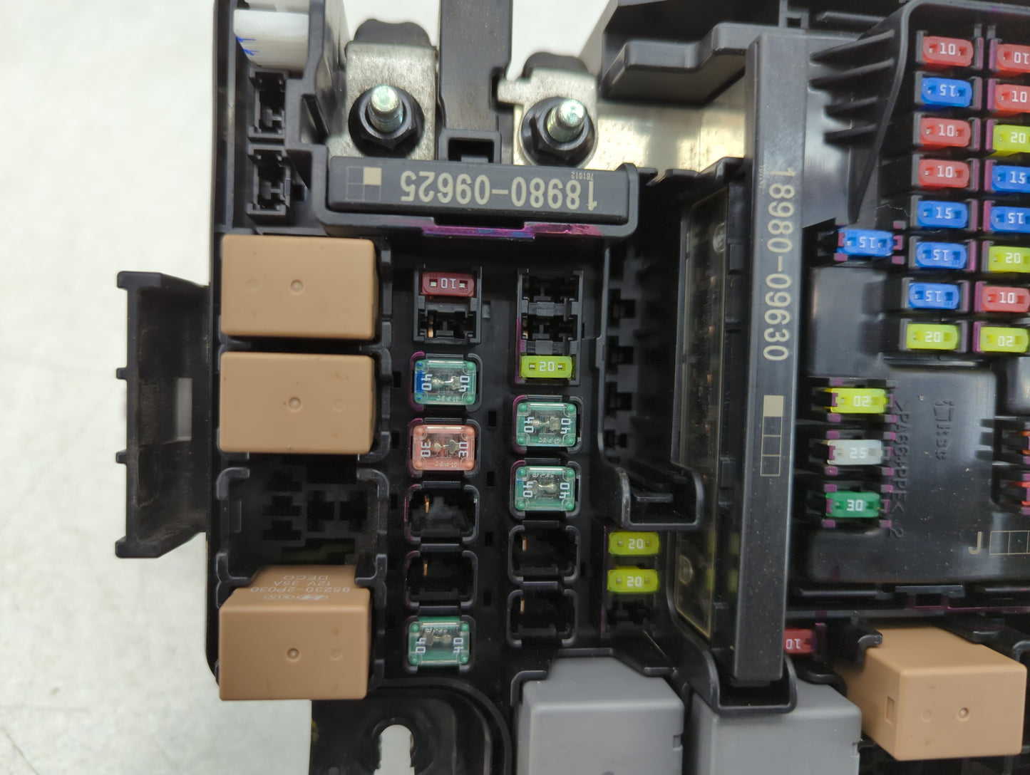 2018 Hyundai Elantra Fusebox Fuse Box Panel Relay Module P/N:VS91200F3535AA Fits OEM Used Auto Parts - Oemusedautoparts1.com