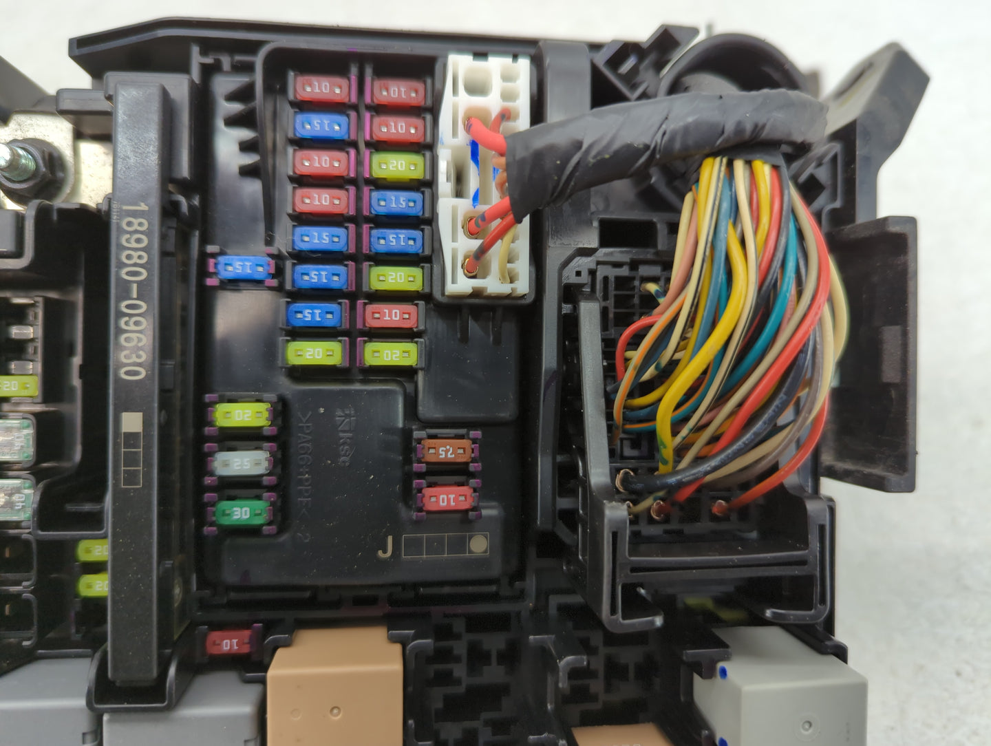 2018 Hyundai Elantra Fusebox Fuse Box Panel Relay Module P/N:VS91200F3535AA Fits OEM Used Auto Parts - Oemusedautoparts1.com