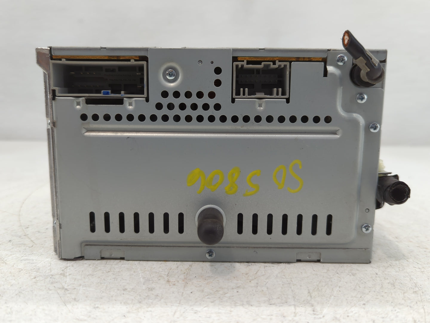 2008 Ford Escape Radio AM FM Cd Player Receiver Replacement P/N:8L8T-19C107-AM Fits OEM Used Auto Parts - Oemusedautoparts1.com