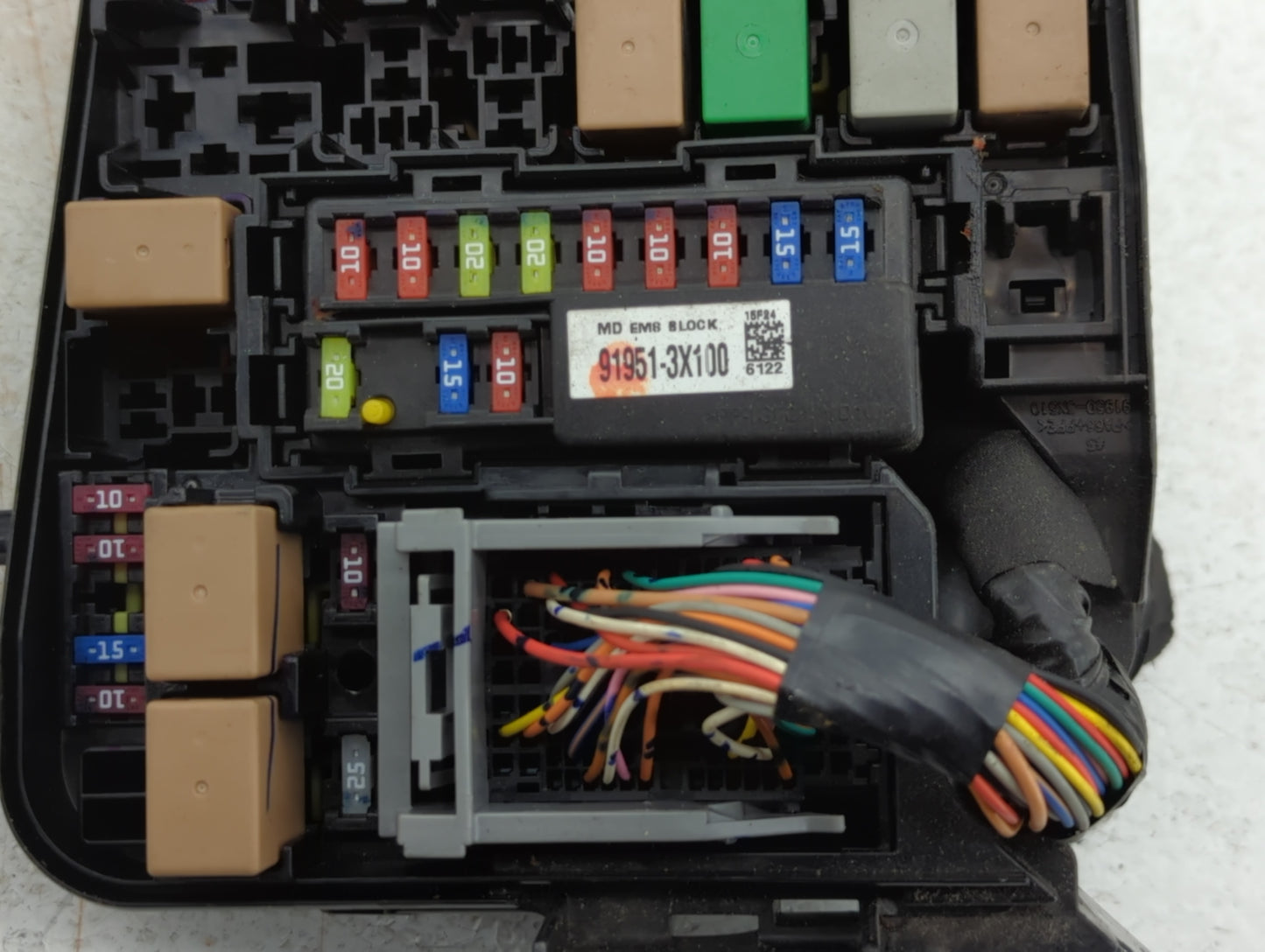 2014-2016 Hyundai Elantra Fusebox Fuse Box Panel Relay Module P/N:VS912013Y060UA Fits Fits 2014 2015 2016 OEM Used Auto Parts - Oemusedautoparts1.com
