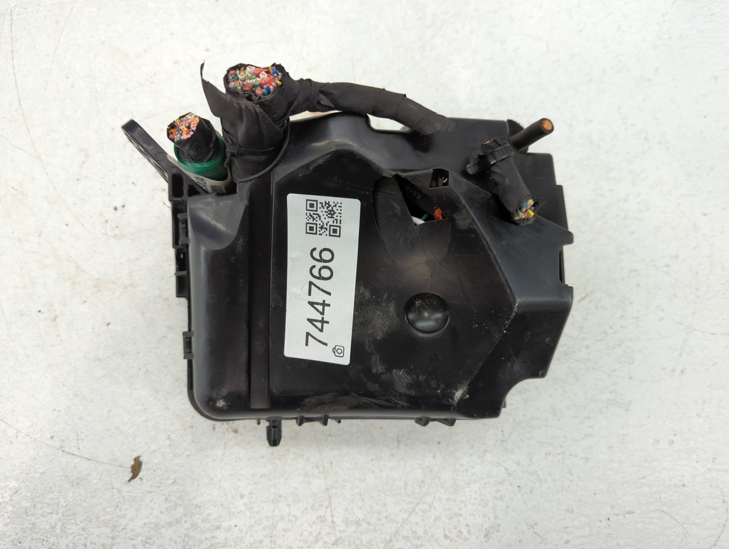 2014-2016 Hyundai Elantra Fusebox Fuse Box Panel Relay Module P/N:VS912013Y060UA Fits Fits 2014 2015 2016 OEM Used Auto Parts - Oemusedautoparts1.com