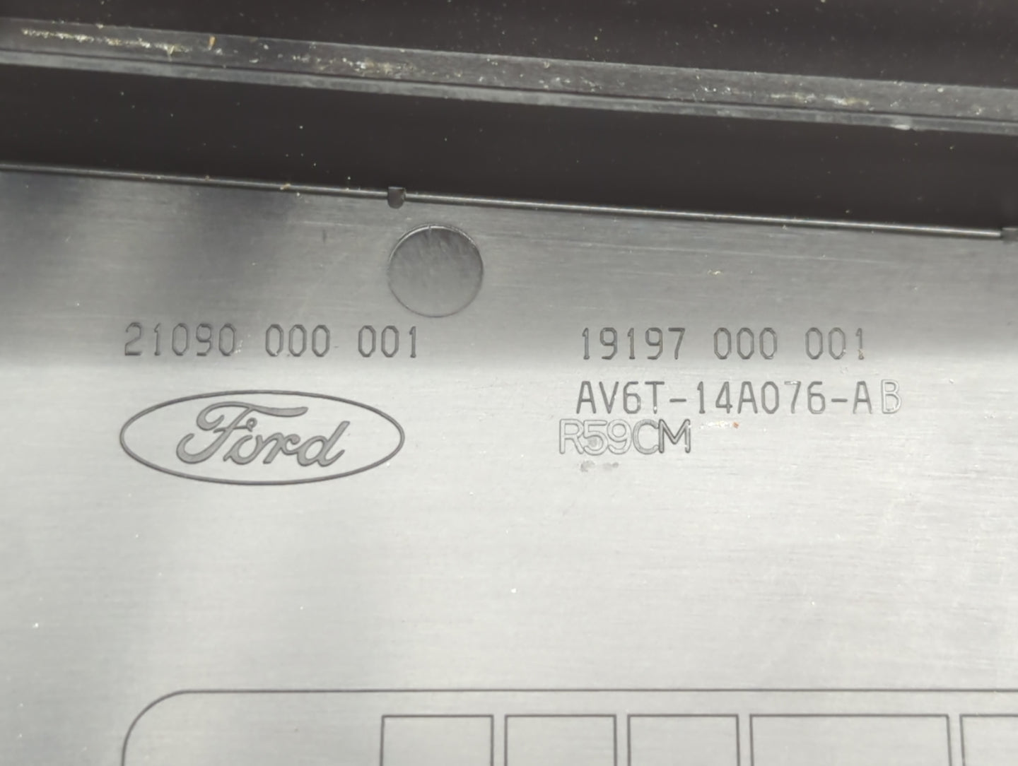 2013-2016 Ford Escape Fusebox Fuse Box Panel Relay Module P/N:21090 000 001 AV6T-14A076-AB Fits Fits 2013 2014 2015 2016 OEM Used Auto Parts - Oemusedautoparts1.com
