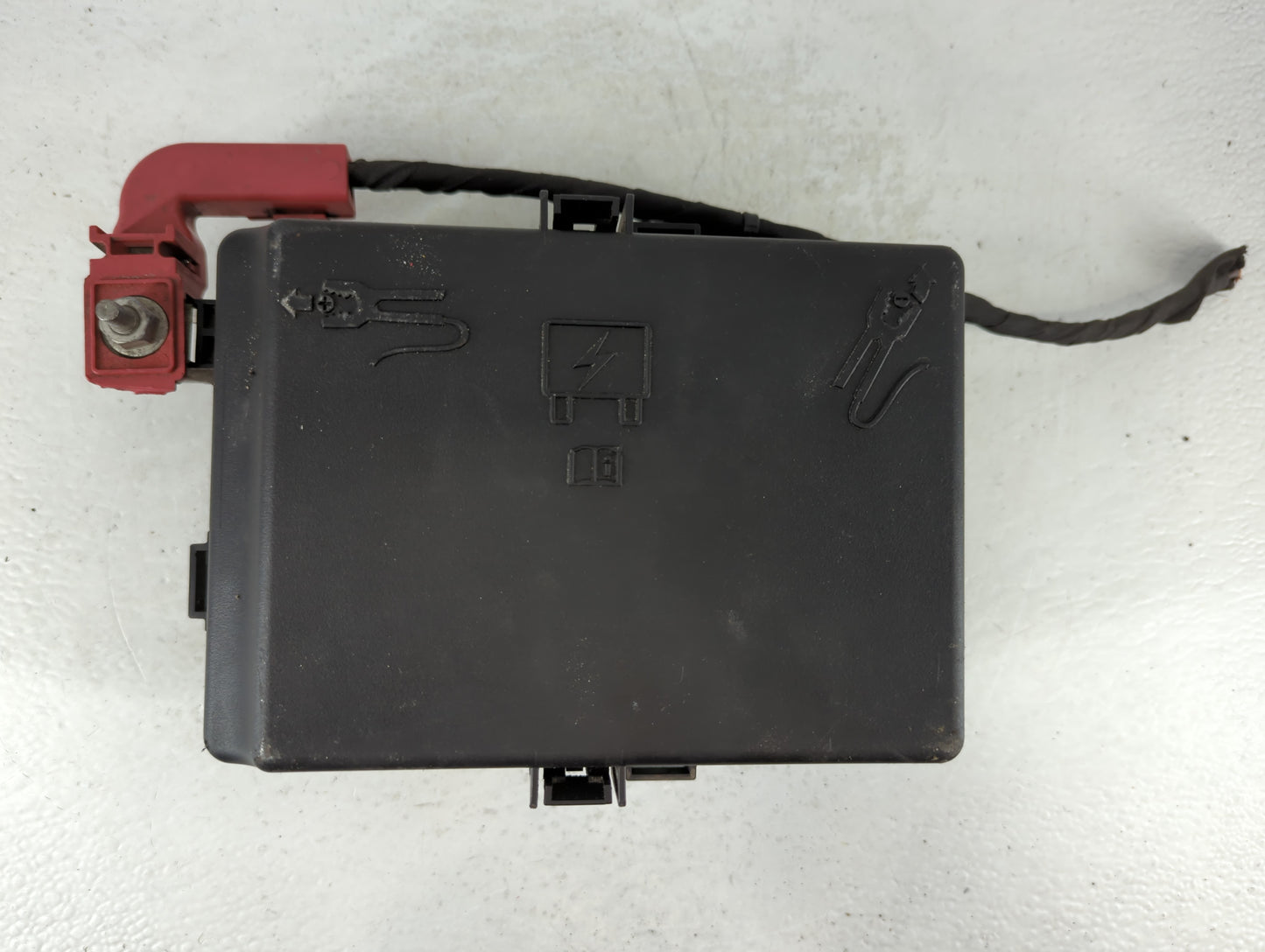 2019 Chrysler 300 Fusebox Fuse Box Panel Relay Module P/N:P68384813AC Fits OEM Used Auto Parts - Oemusedautoparts1.com