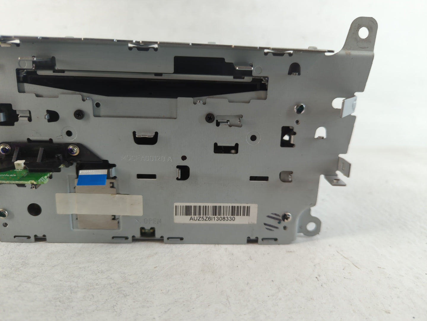 2010-2012 Audi A4 Radio AM FM Cd Player Receiver Replacement P/N:8T1 035 186 R Fits Fits 2010 2011 2012 2013 2014 2015 2016 2017 OEM Used Auto Parts - Oemusedautoparts1.com