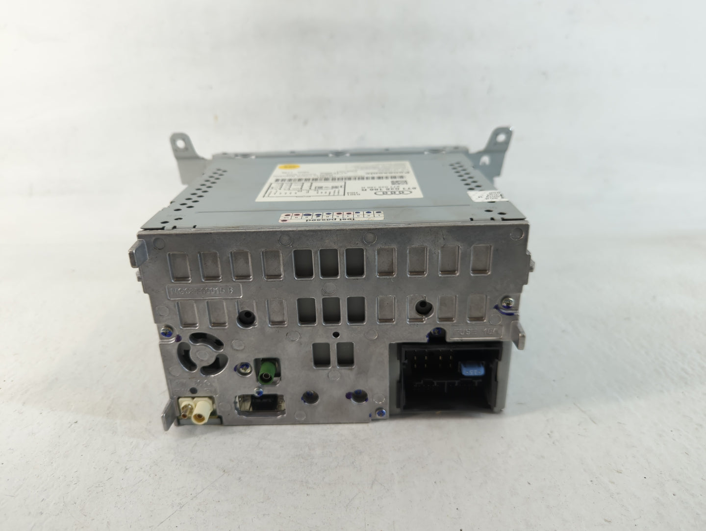 2010-2012 Audi A4 Radio AM FM Cd Player Receiver Replacement P/N:8T1 035 186 R Fits Fits 2010 2011 2012 2013 2014 2015 2016 2017 OEM Used Auto Parts - Oemusedautoparts1.com