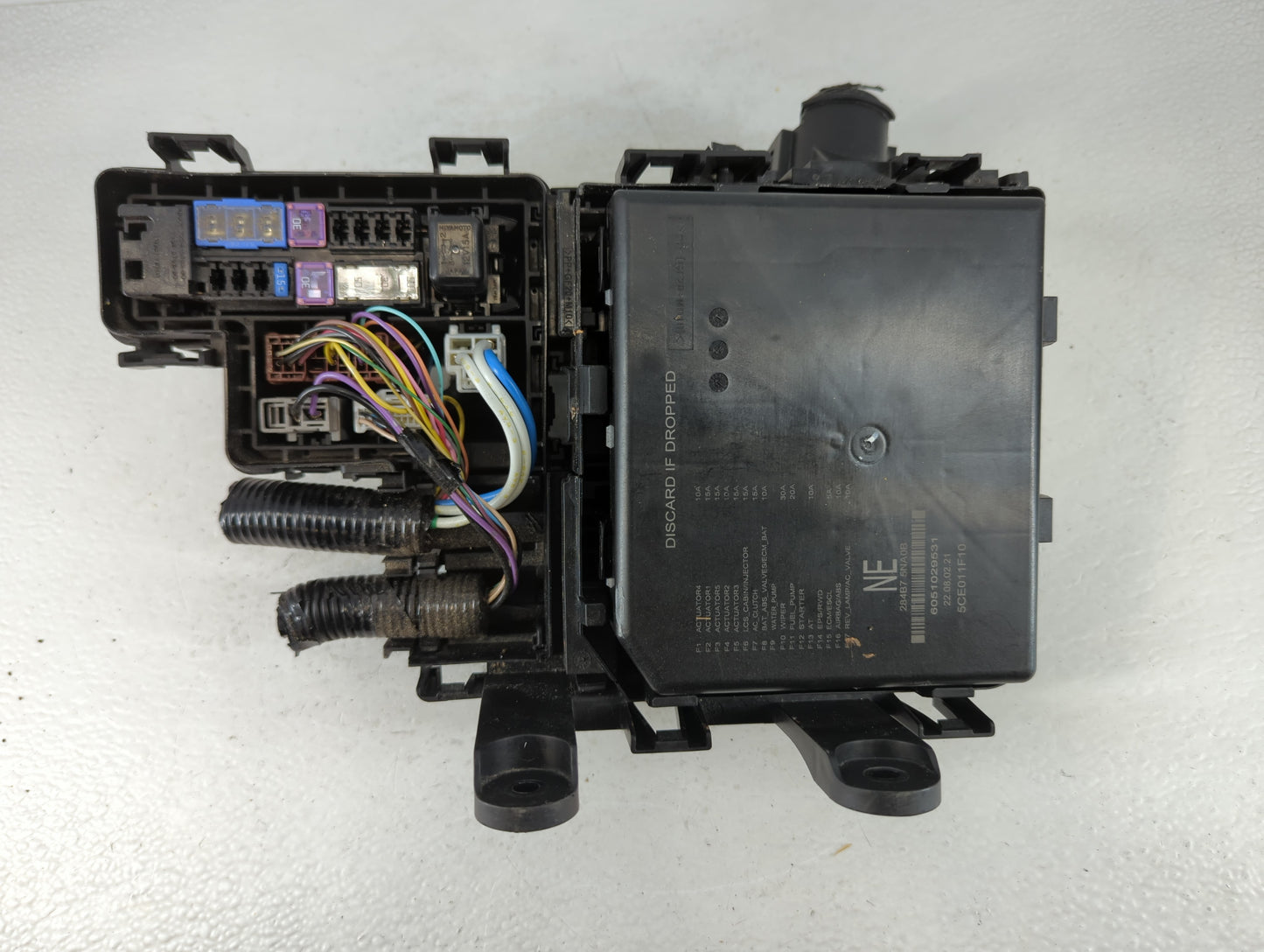 2017-2022 Nissan Rogue Sport Fusebox Fuse Box Panel Relay Module P/N:284B7 5NA0B Fits Fits 2017 2018 2019 2020 2021 2022 OEM Used Auto Parts - Oemusedautoparts1.com