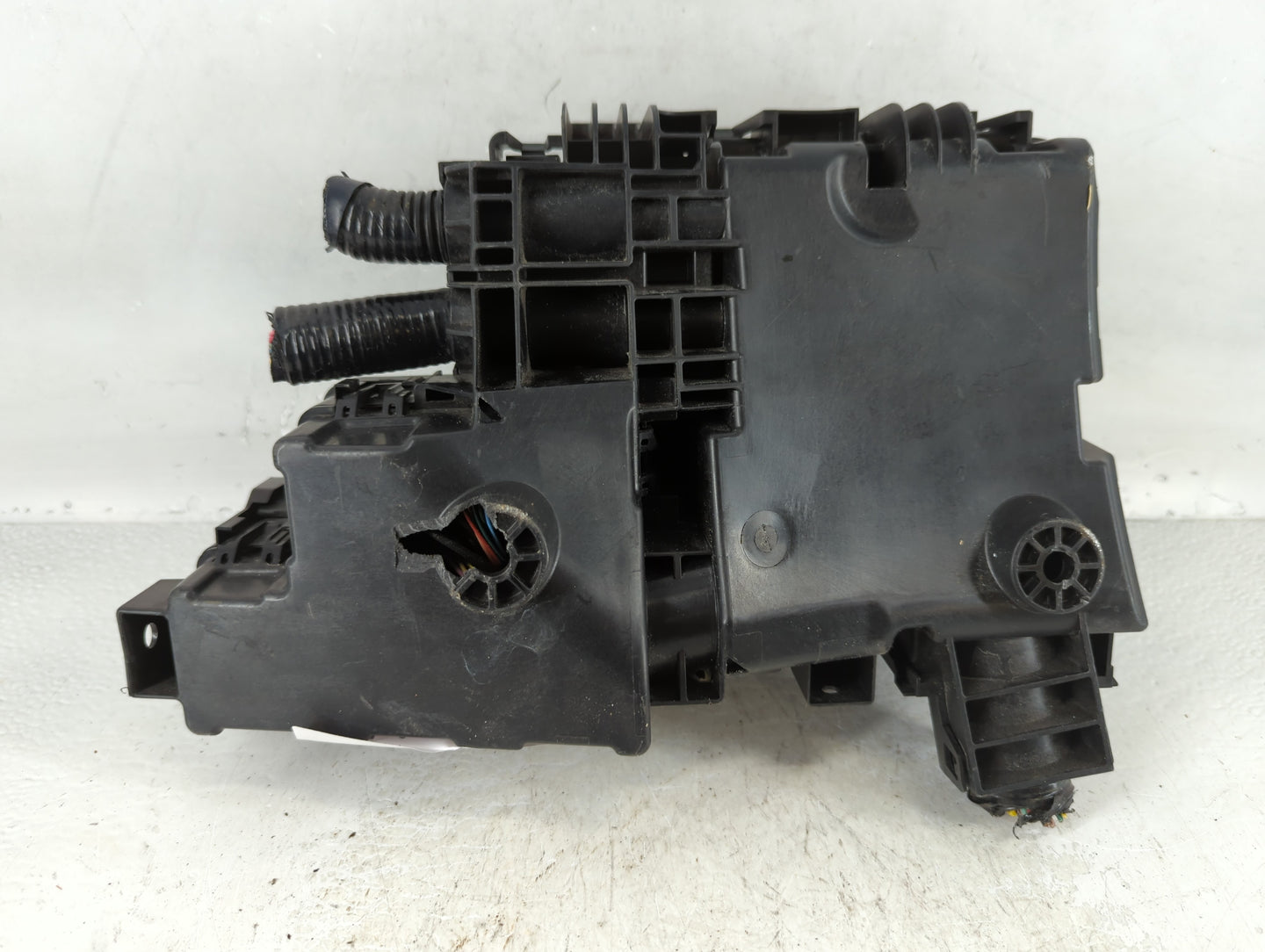 2017-2022 Nissan Rogue Sport Fusebox Fuse Box Panel Relay Module P/N:284B7 5NA0B Fits Fits 2017 2018 2019 2020 2021 2022 OEM Used Auto Parts - Oemusedautoparts1.com