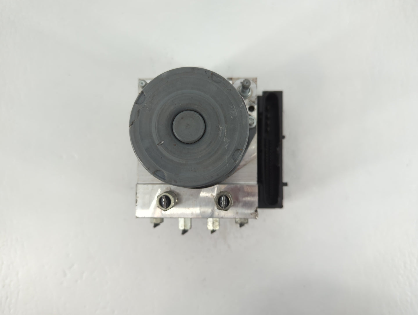 2016-2017 Infiniti Qx50 ABS Pump Control Module Replacement P/N:47660 6WA0A 0 265 252 665 Fits Fits 2016 2017 OEM Used Auto Parts - Oemusedautoparts1.com