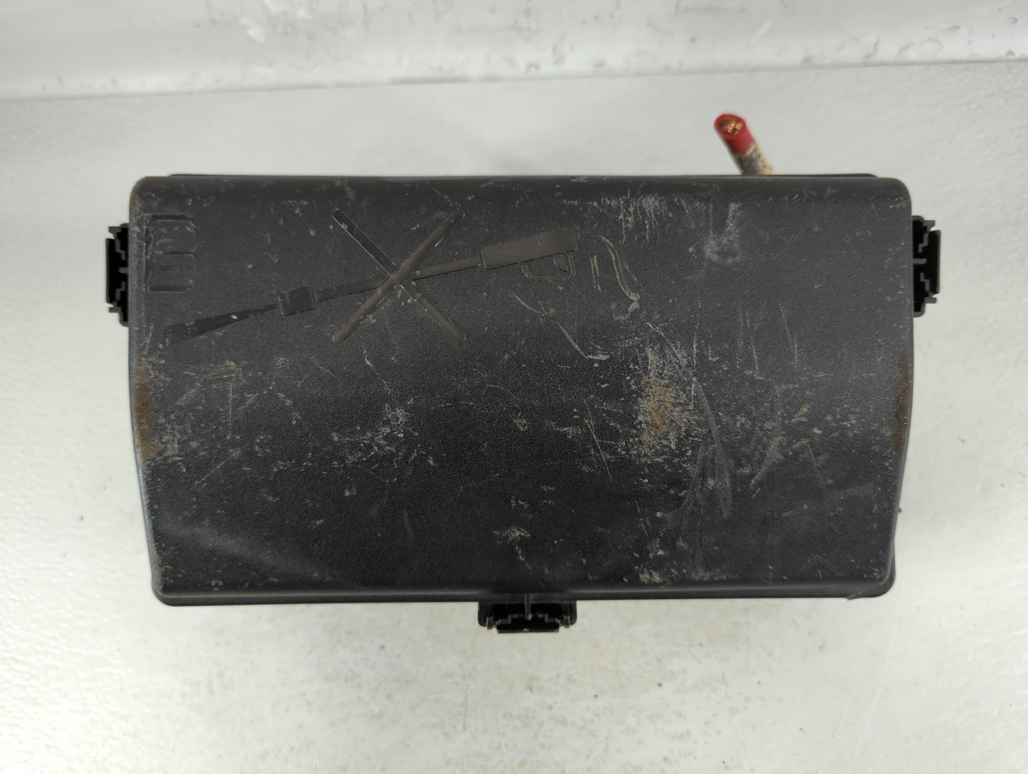 2011-2014 Chevrolet Cruze Fusebox Fuse Box Panel Relay Module P/N:95216200-01 13255300, 13222782 Fits Fits 2011 2012 2013 2014 OEM Used Auto Parts - Oemusedautoparts1.com