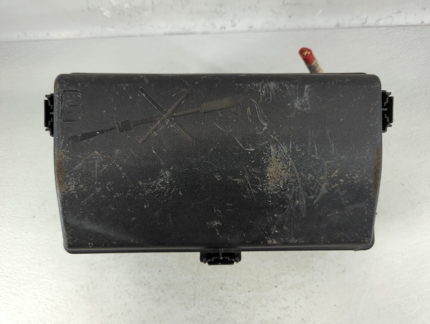 2011-2014 Chevrolet Cruze Fusebox Fuse Box Panel Relay Module P/N:95216200-01 13255300, 13222782 Fits Fits 2011 2012 2013 2014 OEM Used Auto Parts - Oemusedautoparts1.com