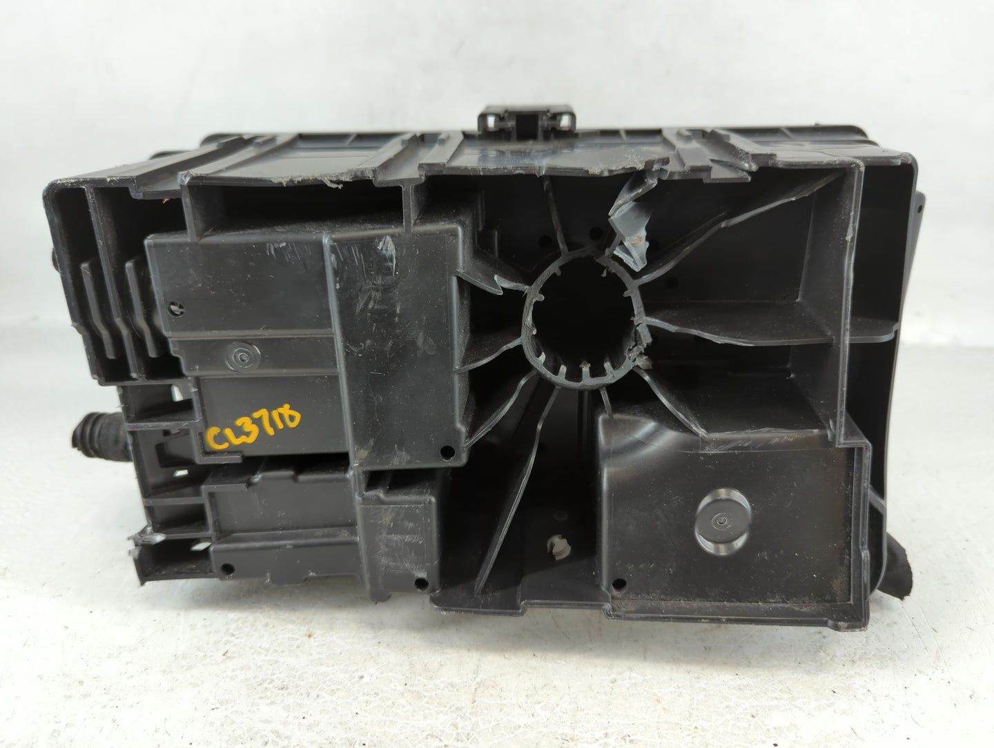 2011-2014 Chevrolet Cruze Fusebox Fuse Box Panel Relay Module P/N:95216200-01 13255300, 13222782 Fits Fits 2011 2012 2013 2014 OEM Used Auto Parts - Oemusedautoparts1.com