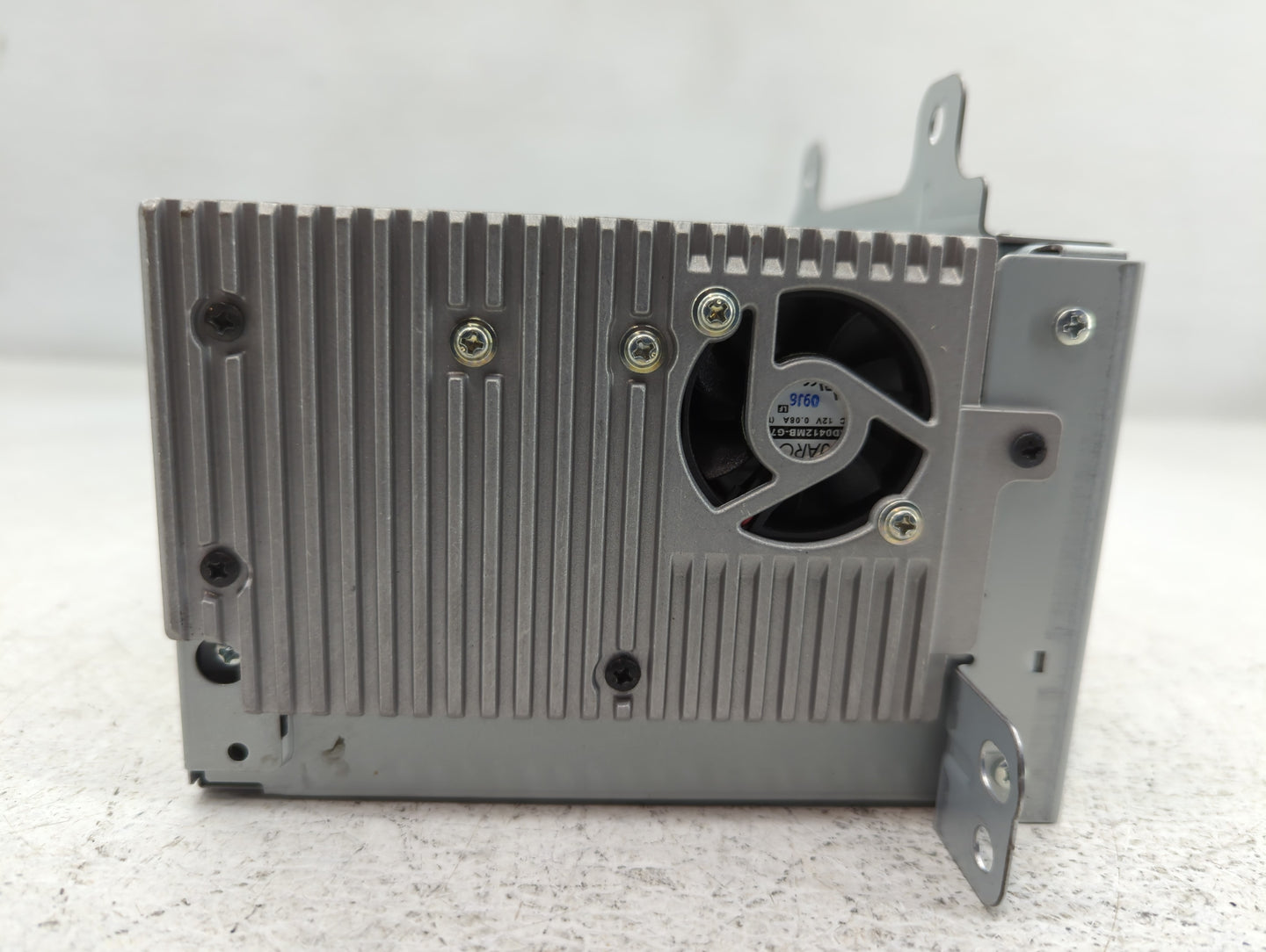 2011-2012 Chevrolet Cruze Radio AM FM Cd Player Receiver Replacement P/N:20983517 Fits Fits 2010 2011 2012 OEM Used Auto Parts - Oemusedautoparts1.com