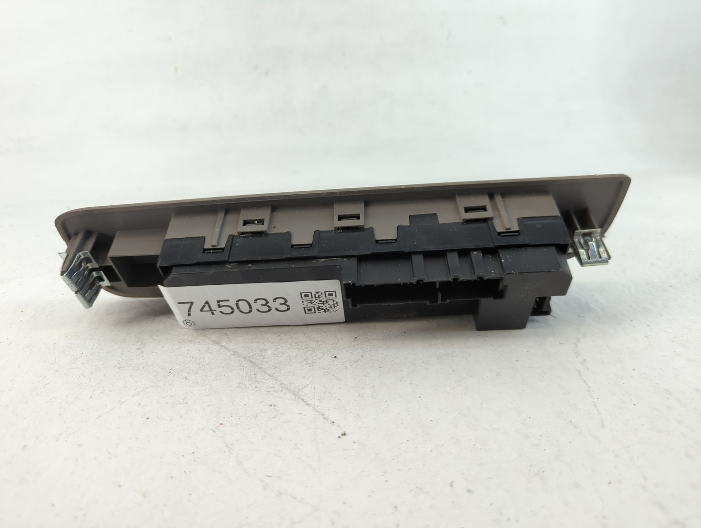 2006-2007 Buick Rainier Master Power Window Switch Replacement Driver Side Left P/N:25811579 Fits Fits 2006 2007 OEM Used Auto Parts - Oemusedautoparts1.com