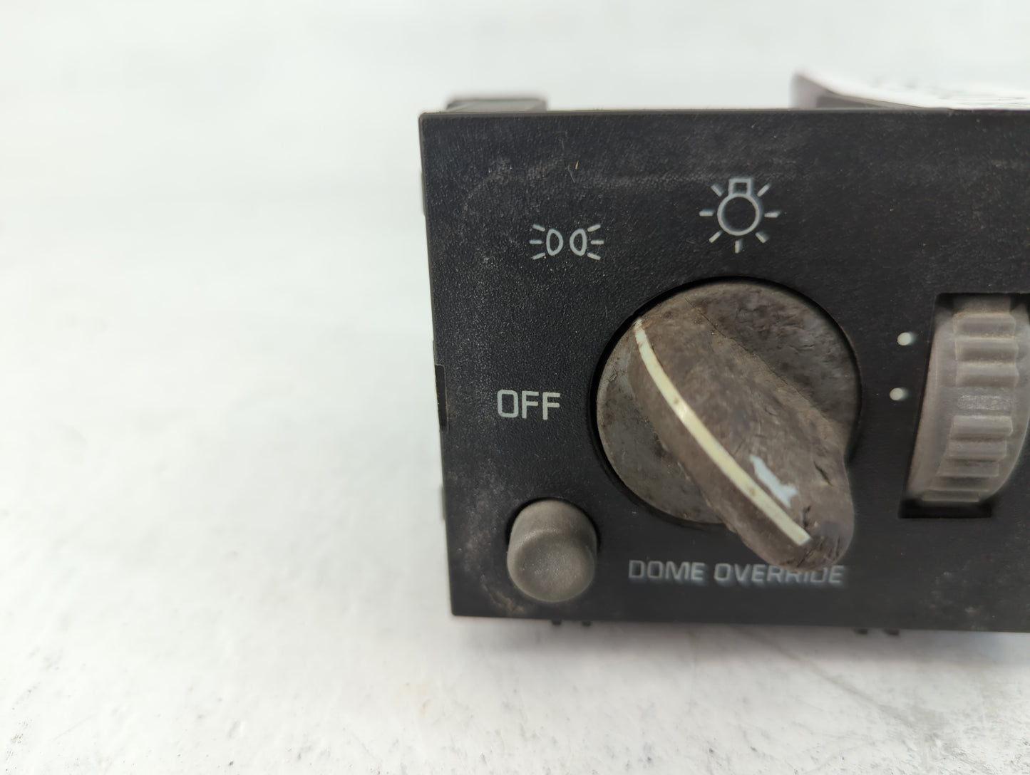 1999 Chevrolet C1500 Headlight Head Light Switch Lamp Control Gm15019005 - Oemusedautoparts1.com