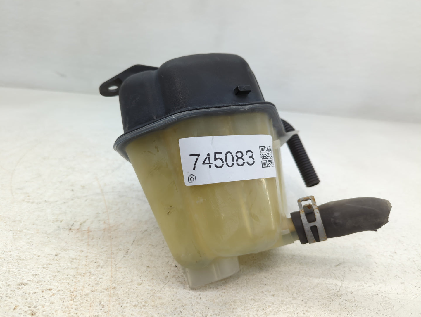 2008-2015 Cadillac Cts Radiator Coolant Overflow Expansion Tank Bottle - Oemusedautoparts1.com