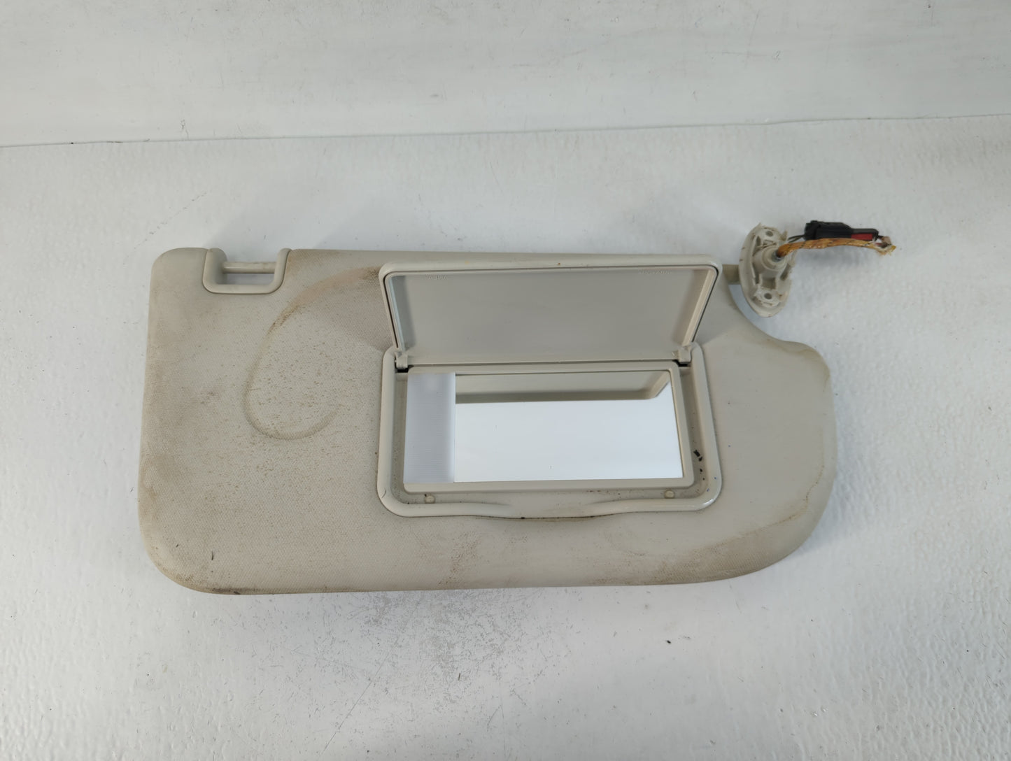 2013-2018 Ford Focus Sun Visor Shade Replacement Passenger Right Mirror Fits Fits 2013 2014 2015 2016 2017 2018 OEM Used Auto Parts - Oemusedautoparts1.com