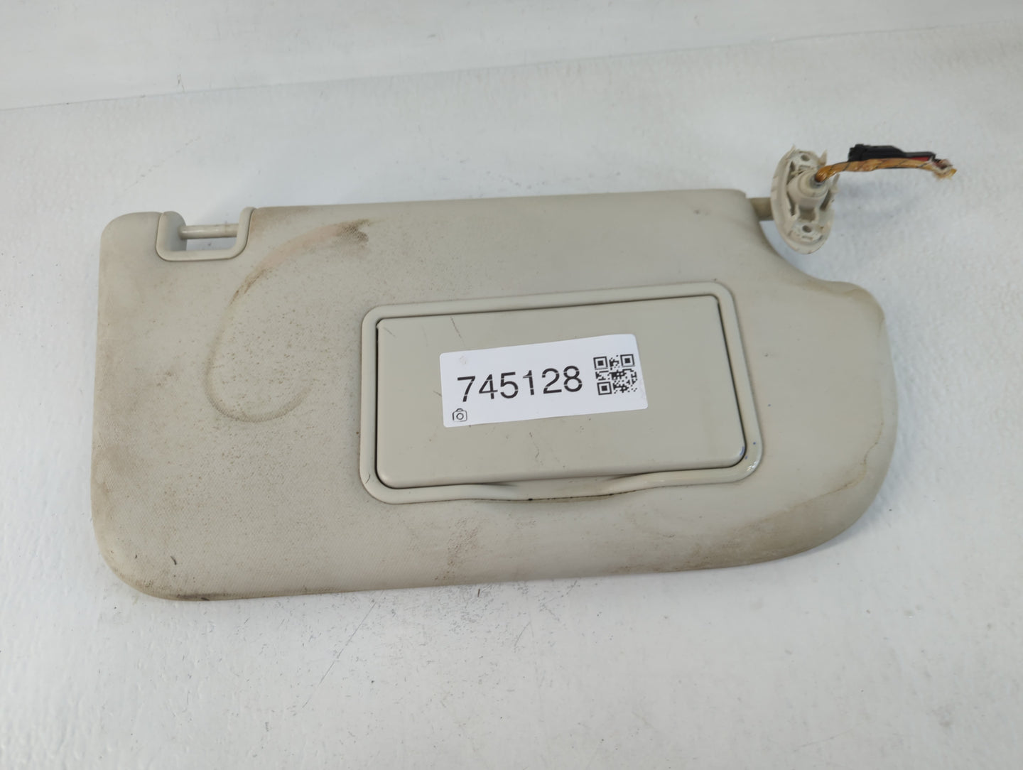 2013-2018 Ford Focus Sun Visor Shade Replacement Passenger Right Mirror Fits Fits 2013 2014 2015 2016 2017 2018 OEM Used Auto Parts - Oemusedautoparts1.com