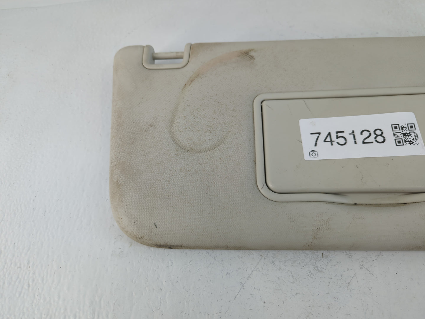 2013-2018 Ford Focus Sun Visor Shade Replacement Passenger Right Mirror Fits Fits 2013 2014 2015 2016 2017 2018 OEM Used Auto Parts - Oemusedautoparts1.com