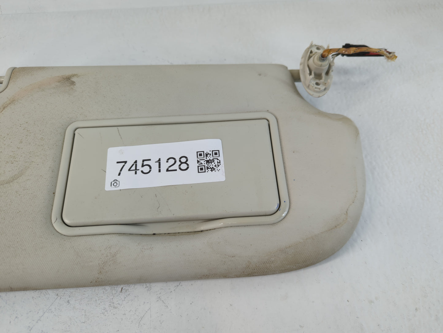 2013-2018 Ford Focus Sun Visor Shade Replacement Passenger Right Mirror Fits Fits 2013 2014 2015 2016 2017 2018 OEM Used Auto Parts - Oemusedautoparts1.com