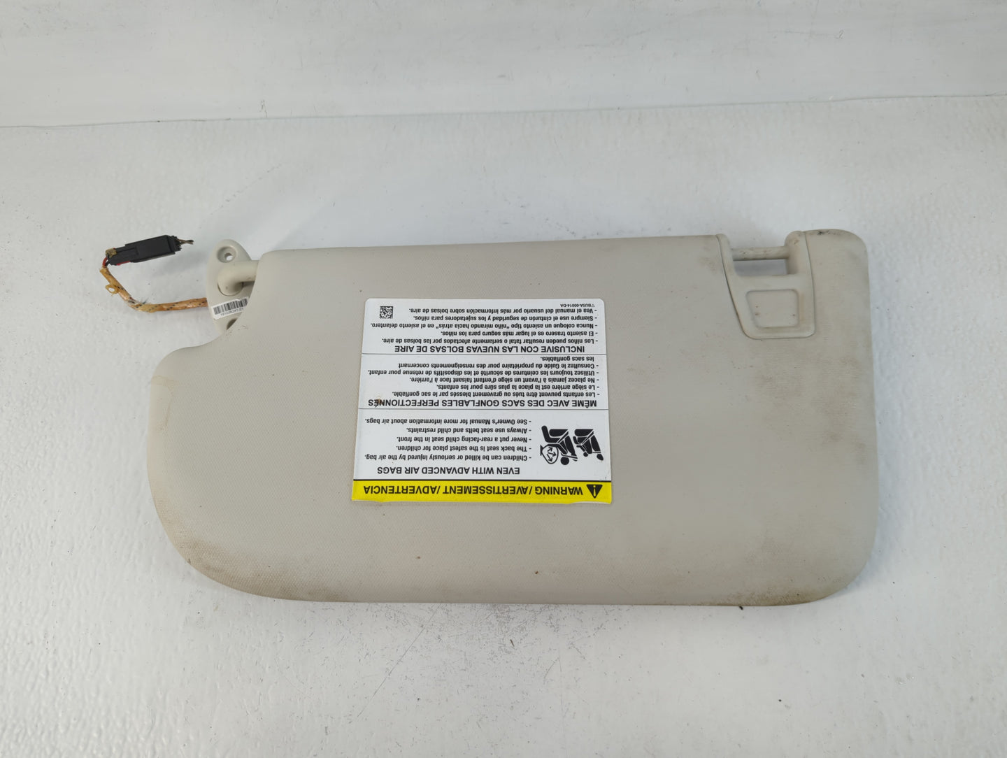2013-2018 Ford Focus Sun Visor Shade Replacement Passenger Right Mirror Fits Fits 2013 2014 2015 2016 2017 2018 OEM Used Auto Parts - Oemusedautoparts1.com