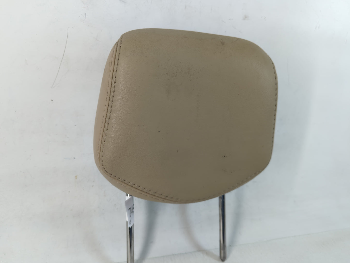 0 Cadillac Cts Headrest Head Rest Rear Center Seat Fits OEM Used Auto Parts - Oemusedautoparts1.com