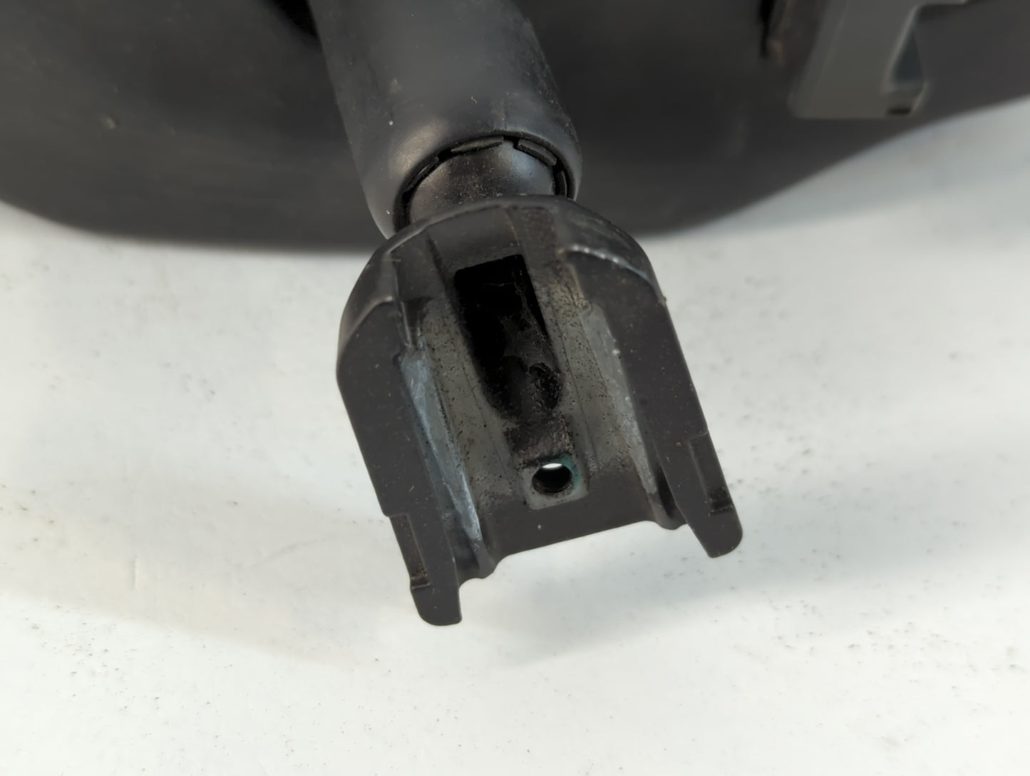 2006-2011 Cadillac Dts Interior Rear View Mirror Replacement OEM P/N:E11025898 Fits Fits 2006 2007 2008 2009 2010 2011 OEM Used Auto Parts - Oemusedautoparts1.com