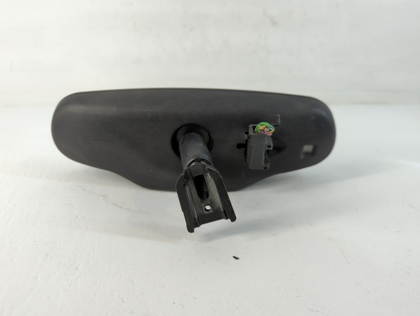 2006-2011 Cadillac Dts Interior Rear View Mirror Replacement OEM P/N:E11025898 Fits Fits 2006 2007 2008 2009 2010 2011 OEM Used Auto Parts - Oemusedautoparts1.com
