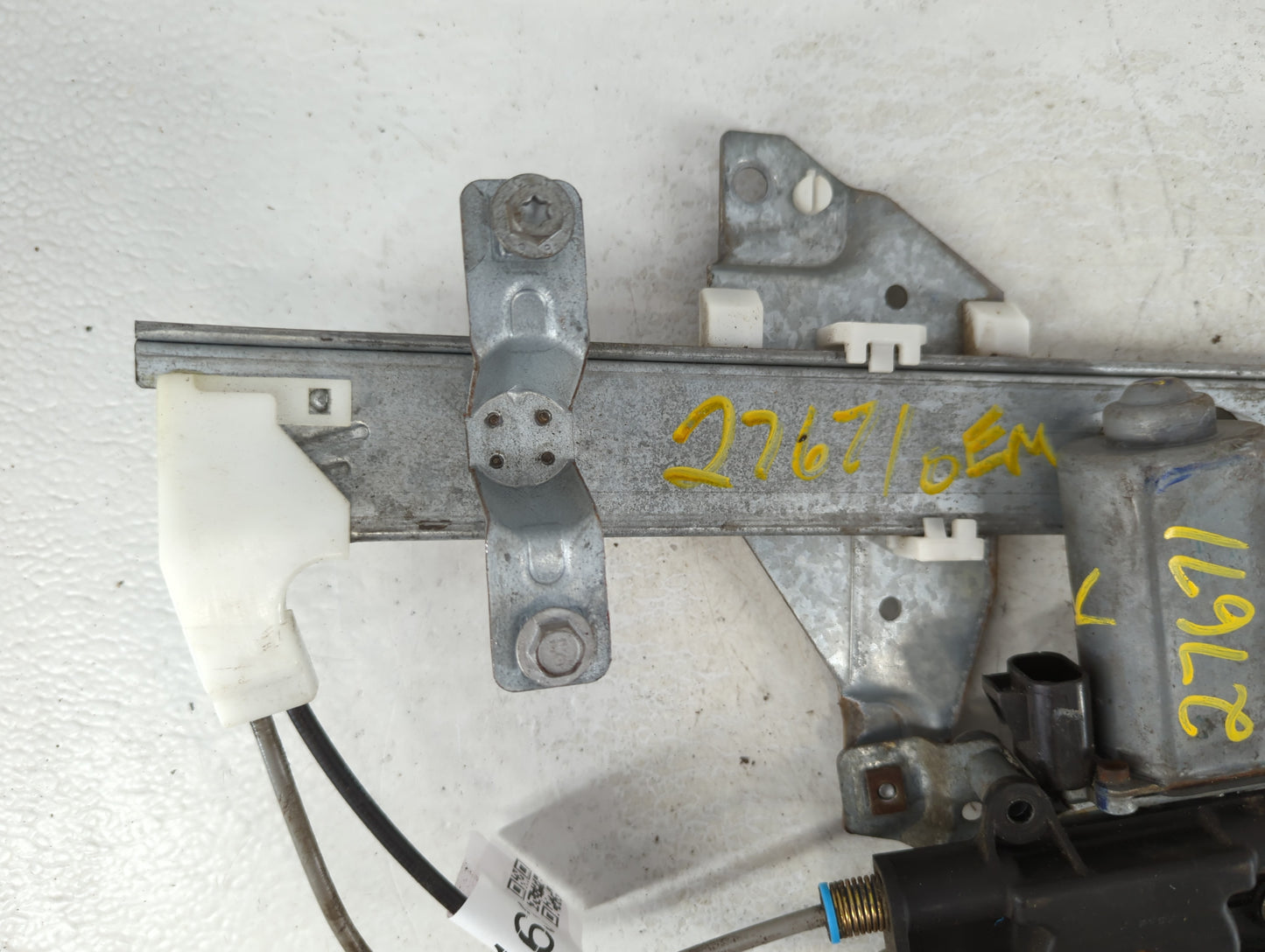 1997-2003 Pontiac Grand Prix Window Regulator Right Passenger Rear - Oemusedautoparts1.com