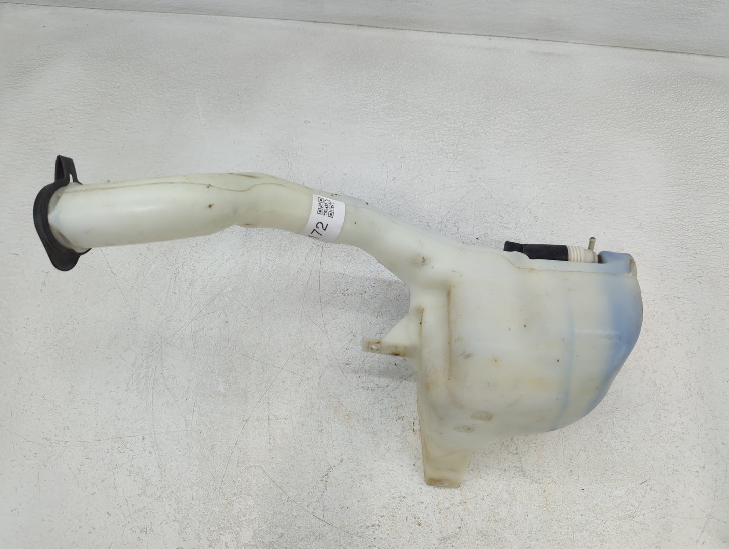 2006-2008 Pontiac Grand Prix Windshield Washer Fluid Reservoir Bottle Oem - Oemusedautoparts1.com
