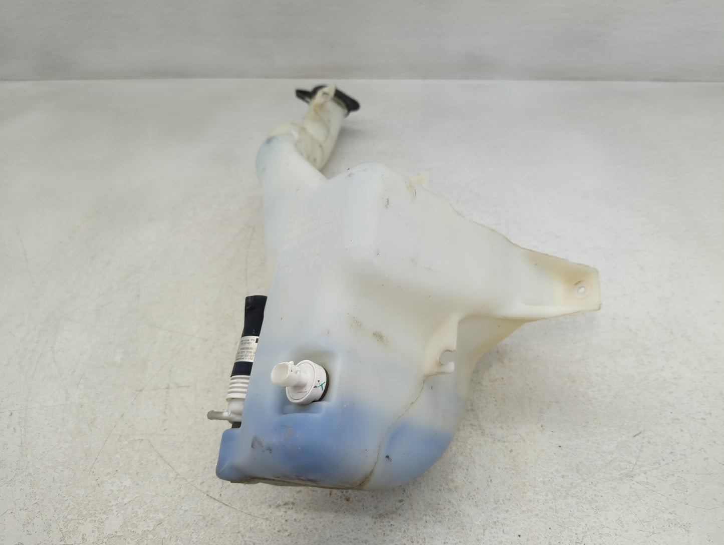 2006-2008 Pontiac Grand Prix Windshield Washer Fluid Reservoir Bottle Oem - Oemusedautoparts1.com