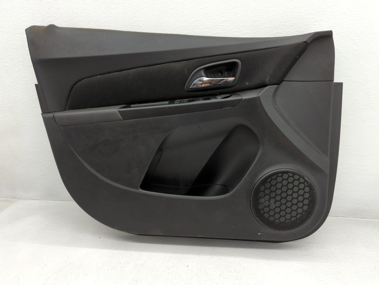 2008 Pontiac Grand Prix Front Right Passenger Interior Door Panel Trim - Oemusedautoparts1.com