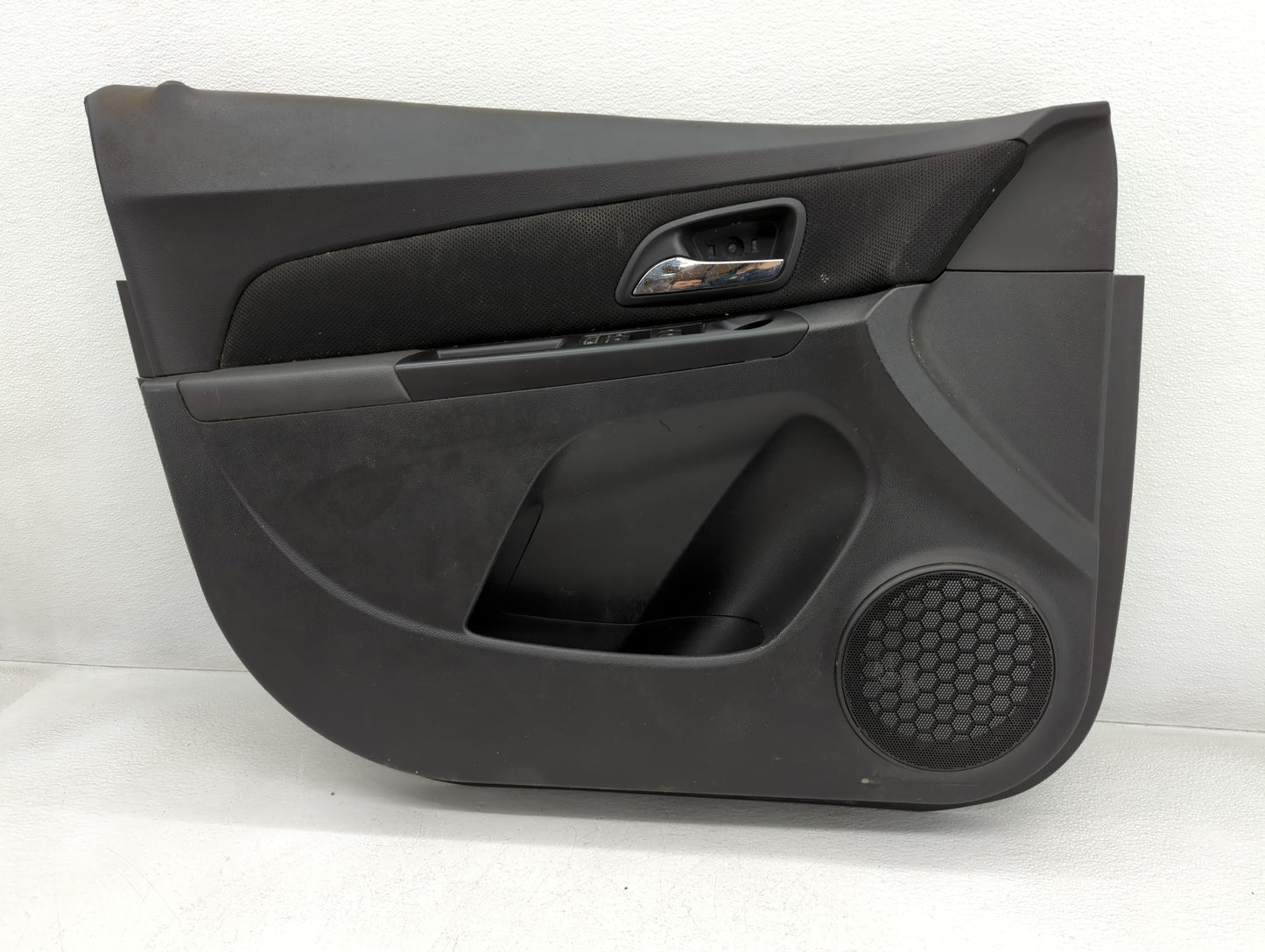 2008 Pontiac Grand Prix Front Right Passenger Interior Door Panel Trim - Oemusedautoparts1.com