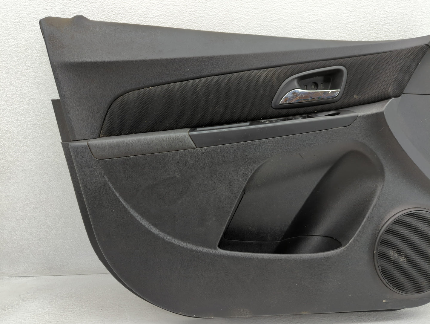 2008 Pontiac Grand Prix Front Right Passenger Interior Door Panel Trim - Oemusedautoparts1.com