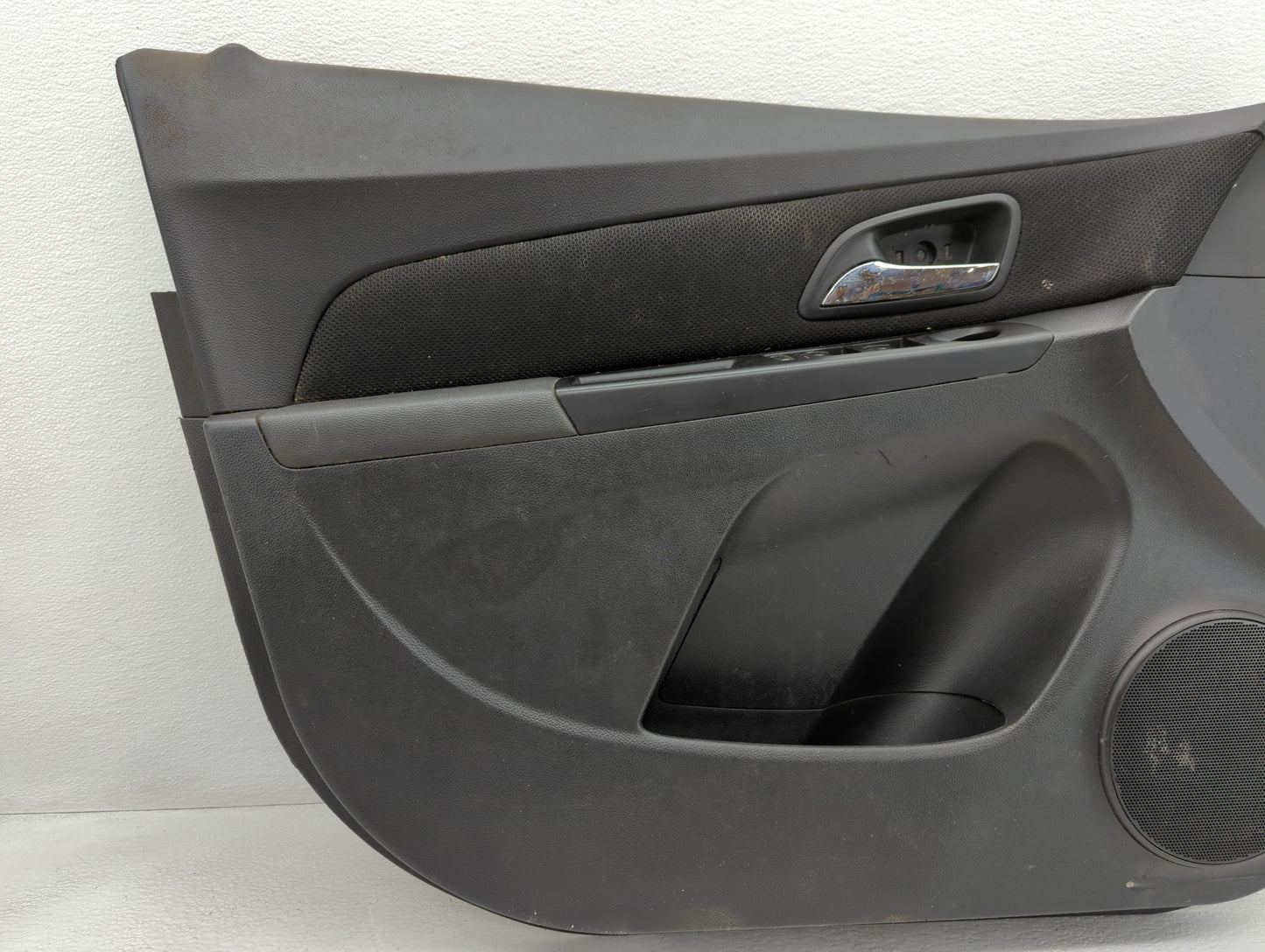 2008 Pontiac Grand Prix Front Right Passenger Interior Door Panel Trim - Oemusedautoparts1.com