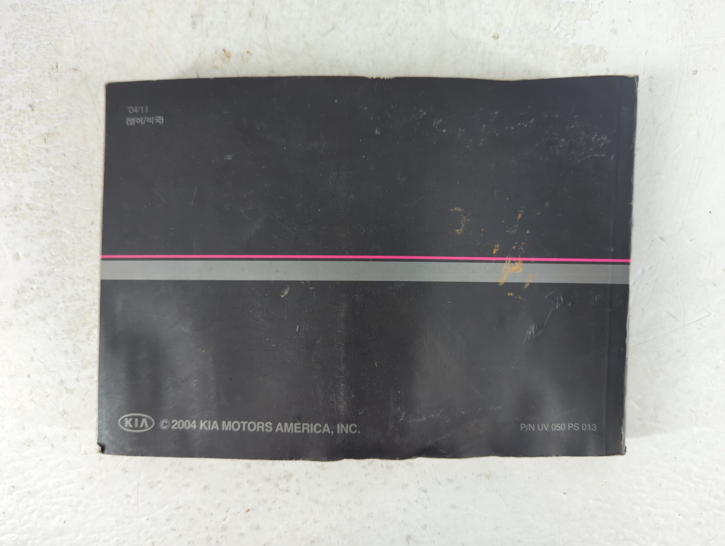 2004 Kia Sedona Owners Manual Book Guide P/N:UV 050 PS 013 OEM Used Auto Parts - Oemusedautoparts1.com