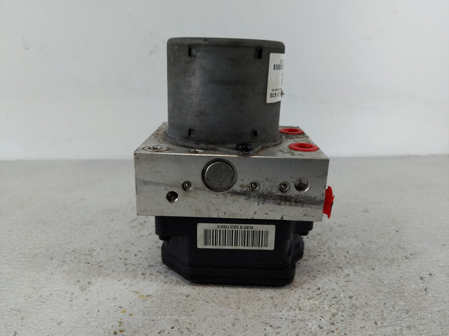 2014 Hyundai Veloster ABS Pump Control Module Replacement Fits OEM Used Auto Parts - Oemusedautoparts1.com