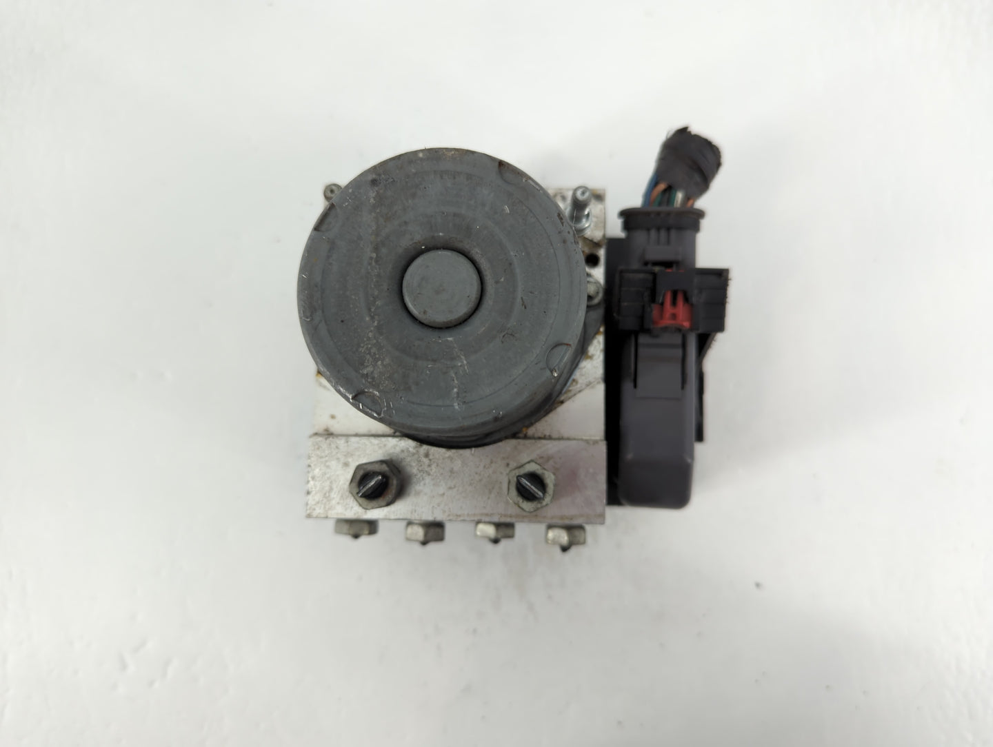 2012-2017 Buick Enclave ABS Pump Control Module Replacement P/N:130914/1/0854 Fits Fits 2012 2013 2014 2015 2016 2017 OEM Used Auto Parts - Oemusedautoparts1.com