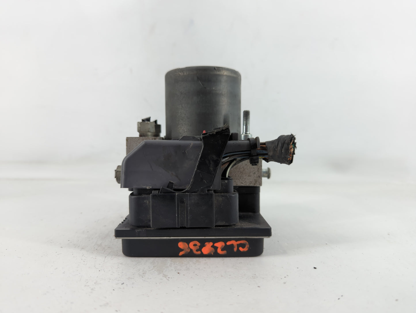 2012-2017 Buick Enclave ABS Pump Control Module Replacement P/N:130914/1/0854 Fits Fits 2012 2013 2014 2015 2016 2017 OEM Used Auto Parts - Oemusedautoparts1.com