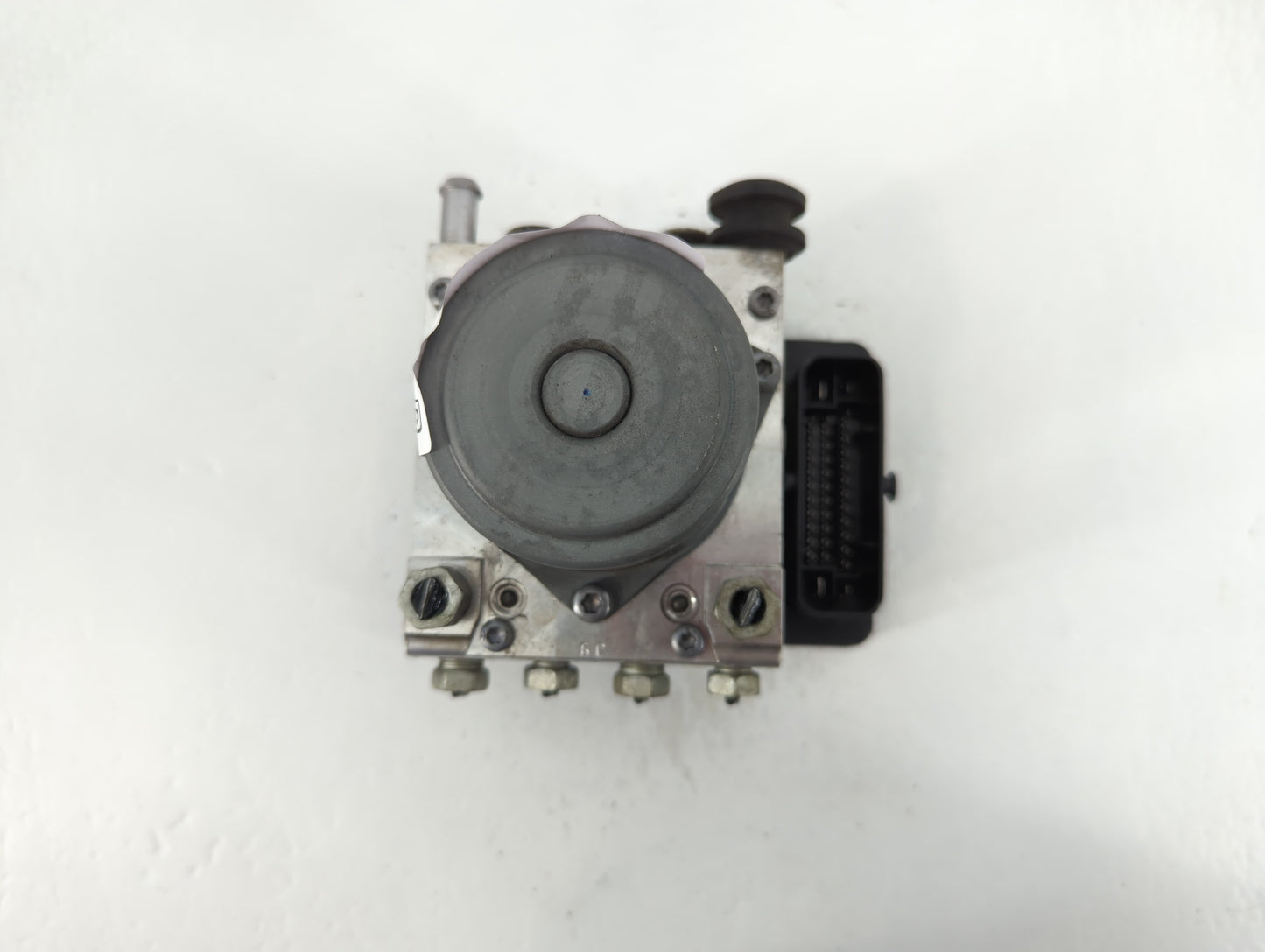 2016 Chevrolet Impala ABS Pump Control Module Replacement P/N:23363174 Fits OEM Used Auto Parts - Oemusedautoparts1.com