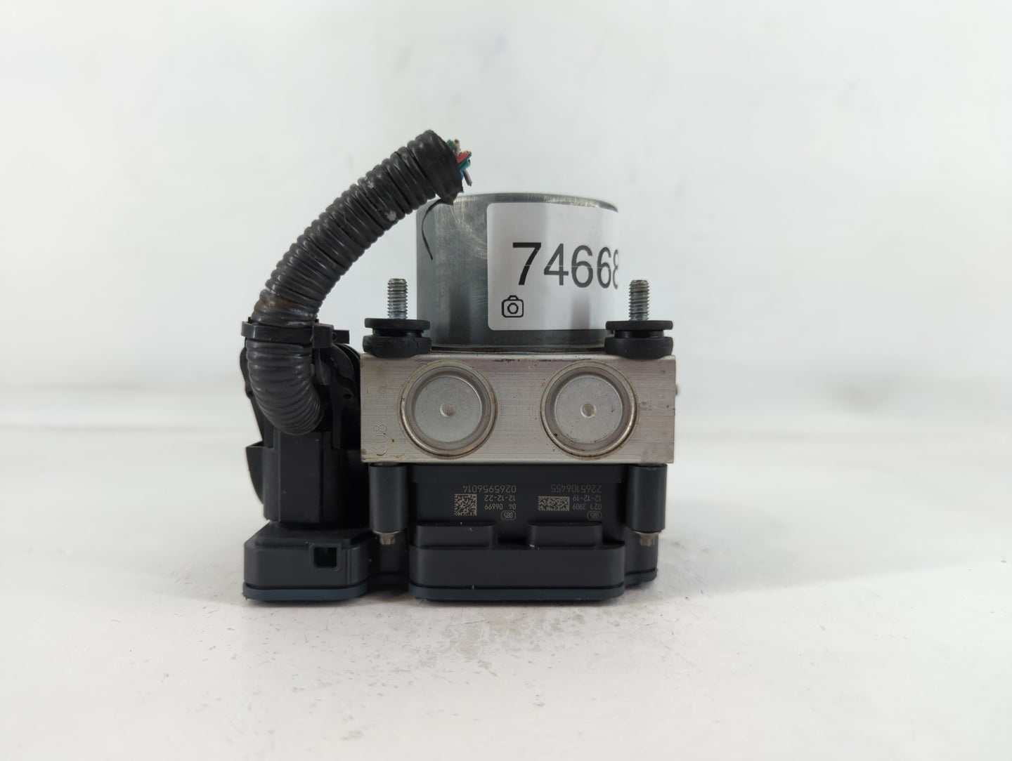 2012-2017 Toyota Camry ABS Pump Control Module Replacement P/N:44540-06080 Fits Fits 2012 2013 2014 2015 2016 2017 2018 OEM Used Auto Parts - Oemusedautoparts1.com