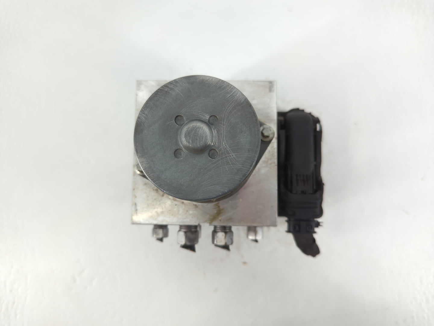 2016 Dodge Durango ABS Pump Control Module Replacement P/N:68306177AC Fits Fits 2017 OEM Used Auto Parts - Oemusedautoparts1.com