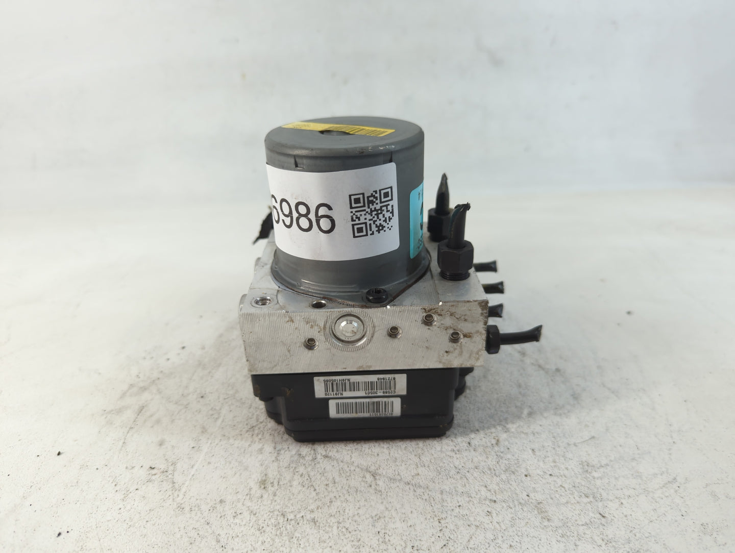 2015-2017 Hyundai Sonata ABS Pump Control Module Replacement P/N:61589-45100 Fits Fits 2015 2016 2017 OEM Used Auto Parts - Oemusedautoparts1.com