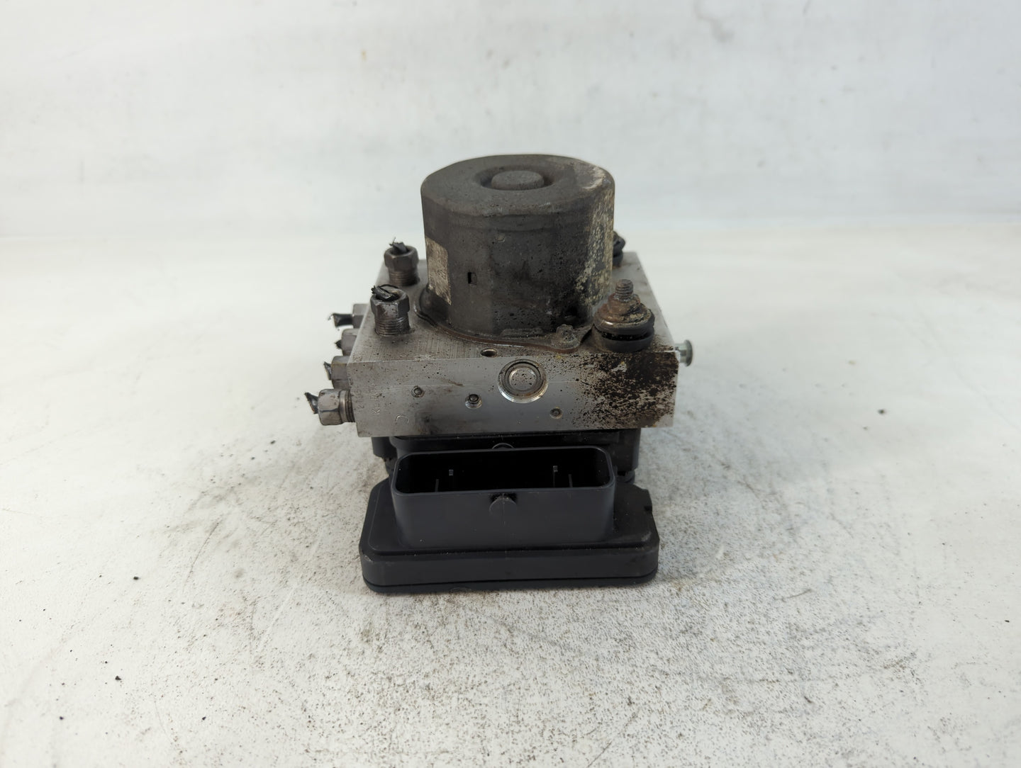 2013 Chrysler Town & Country ABS Pump Control Module Replacement P/N:8183803AA Fits OEM Used Auto Parts - Oemusedautoparts1.com