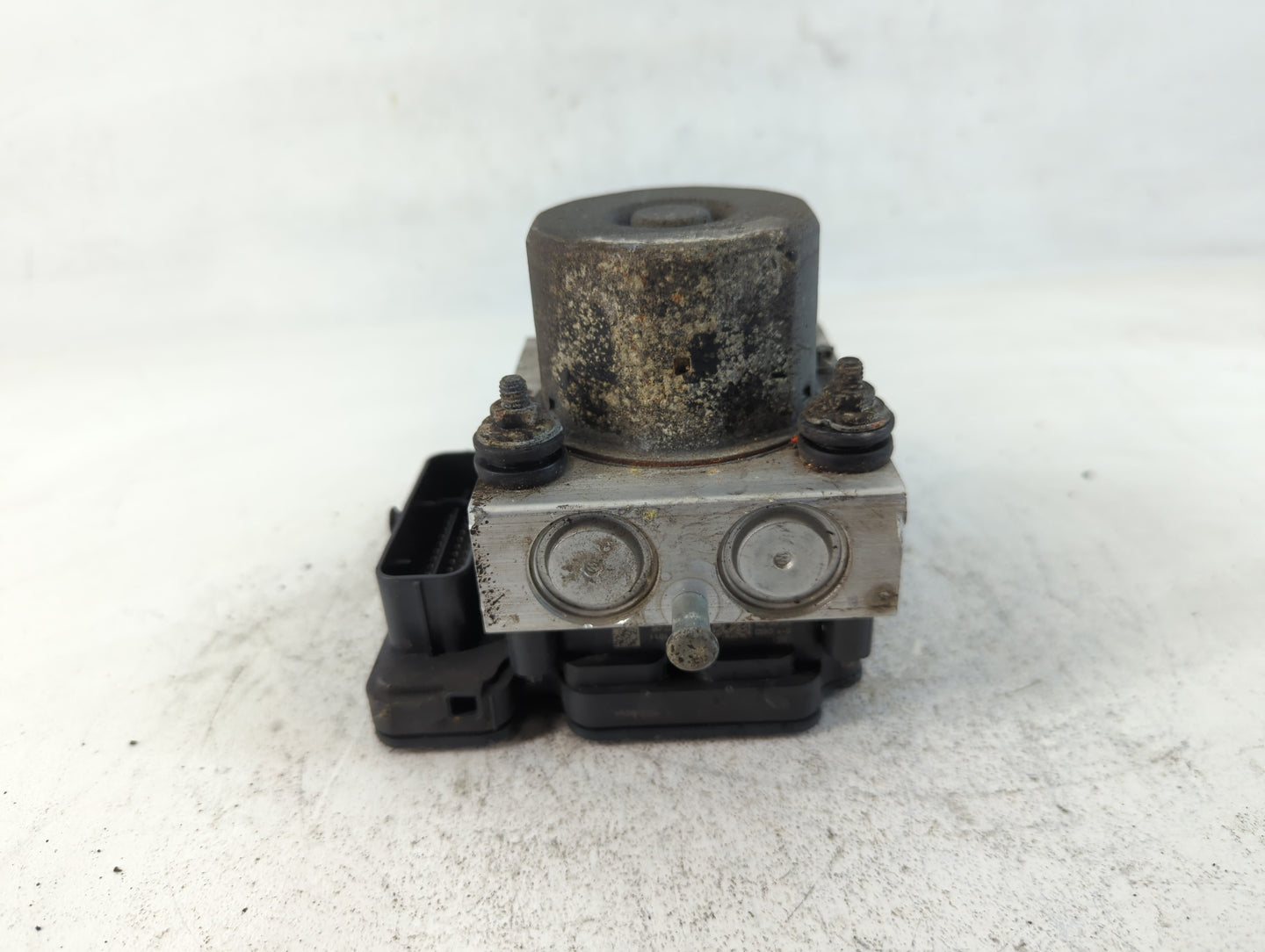 2013 Chrysler Town & Country ABS Pump Control Module Replacement P/N:8183803AA Fits OEM Used Auto Parts - Oemusedautoparts1.com