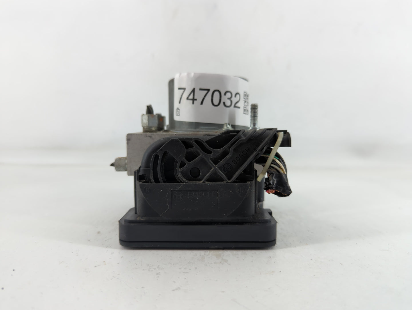 2020 Nissan Versa ABS Pump Control Module Replacement P/N:47660 5ES0B Fits OEM Used Auto Parts - Oemusedautoparts1.com