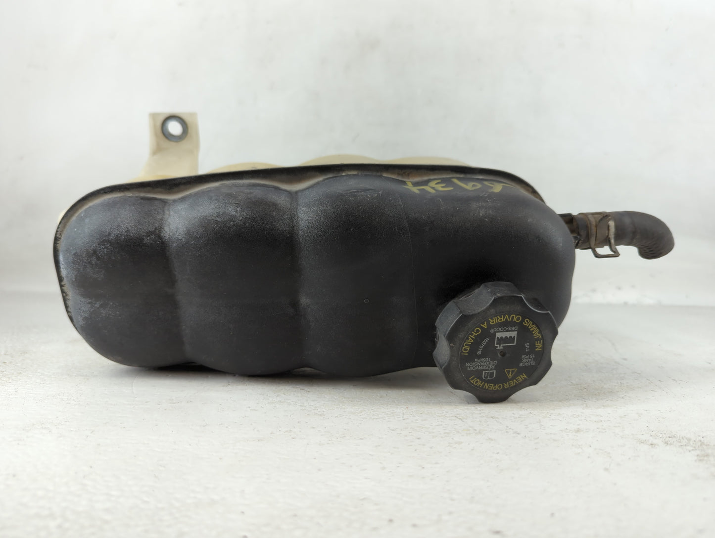 2007 Escalade Esv Radiator Coolant Overflow Expansion Tank Bottle - Oemusedautoparts1.com